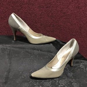 Vintage ladies high heeled shoes 7 1/2AAA